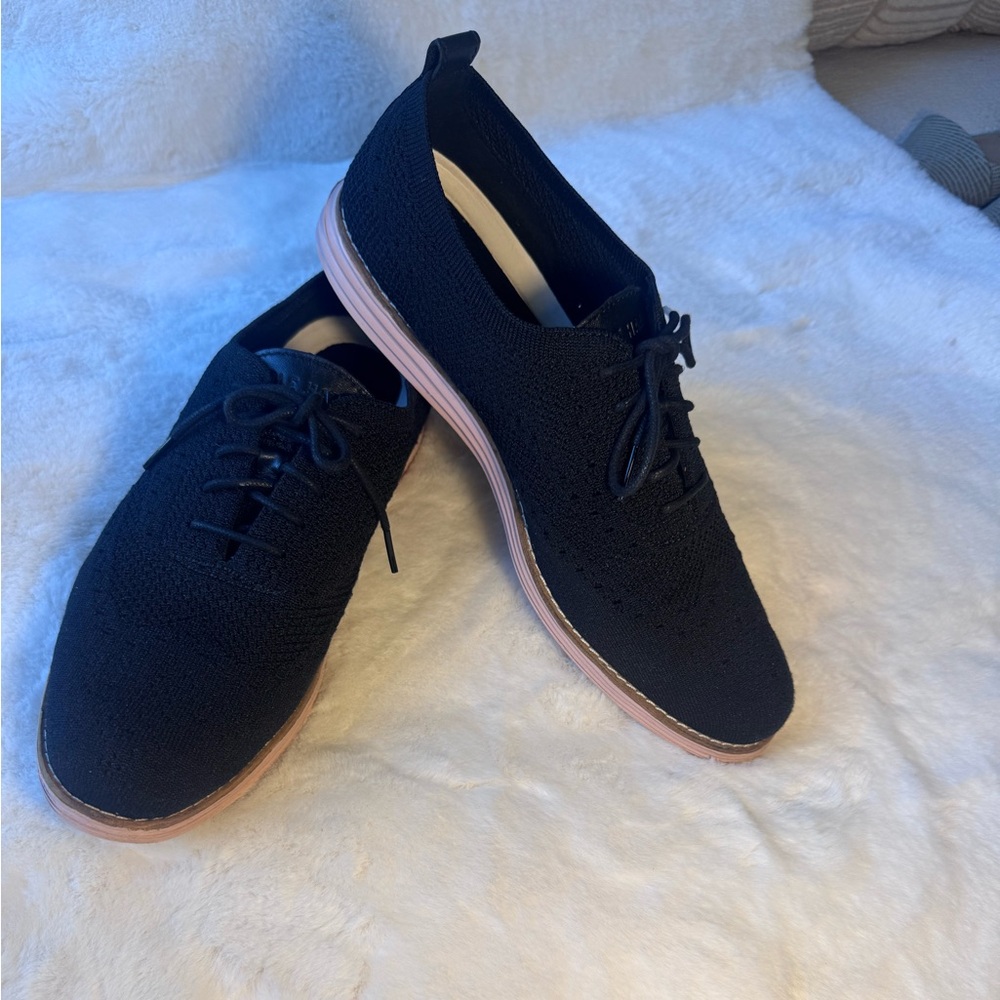 Men’s Cole Haan Black Knit Oxfords with Blush Soles 
Size 11